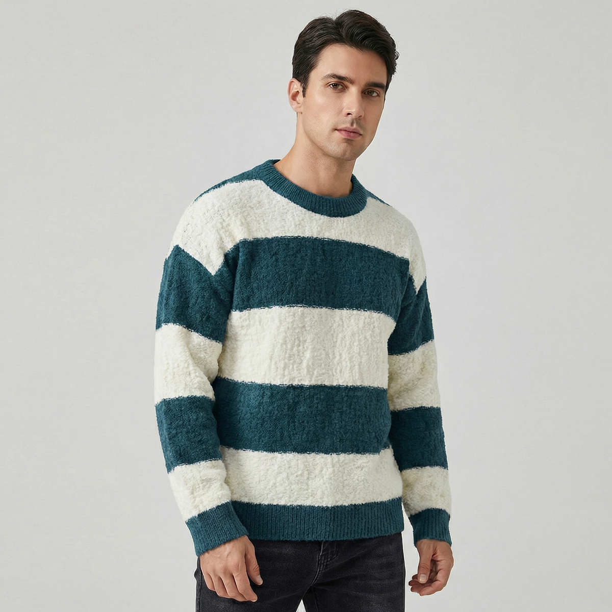 Maglione casual da uomo a righe con scollo a giro e contrasto