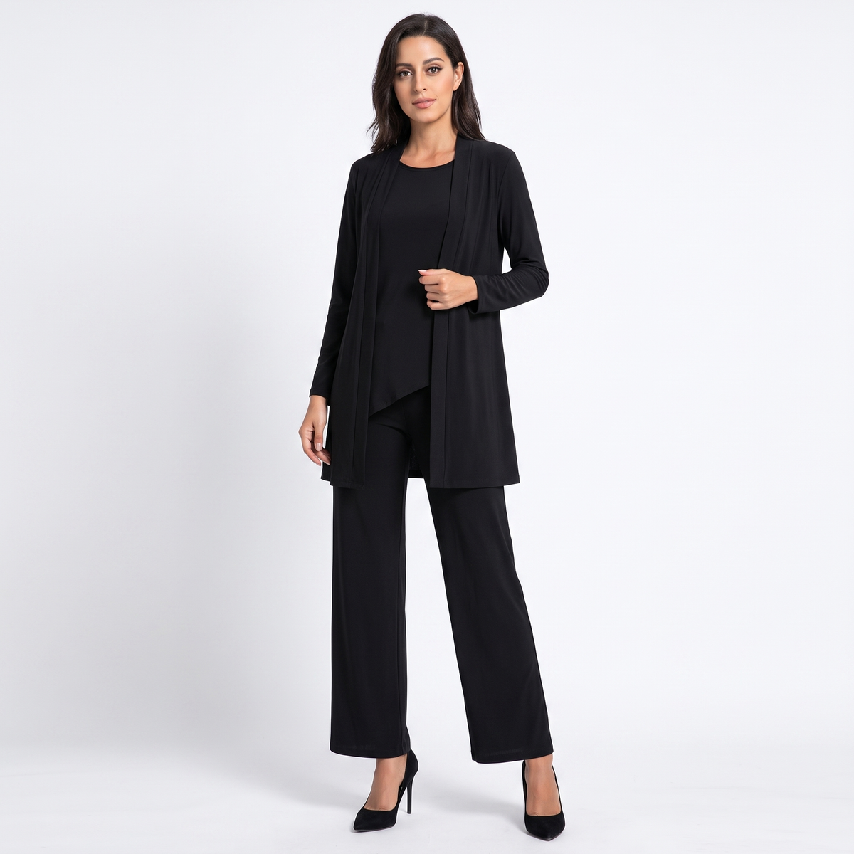Completo da donna tre pezzi con pantaloni, cardigan lungo e pantaloni ampi eleganti ma casual