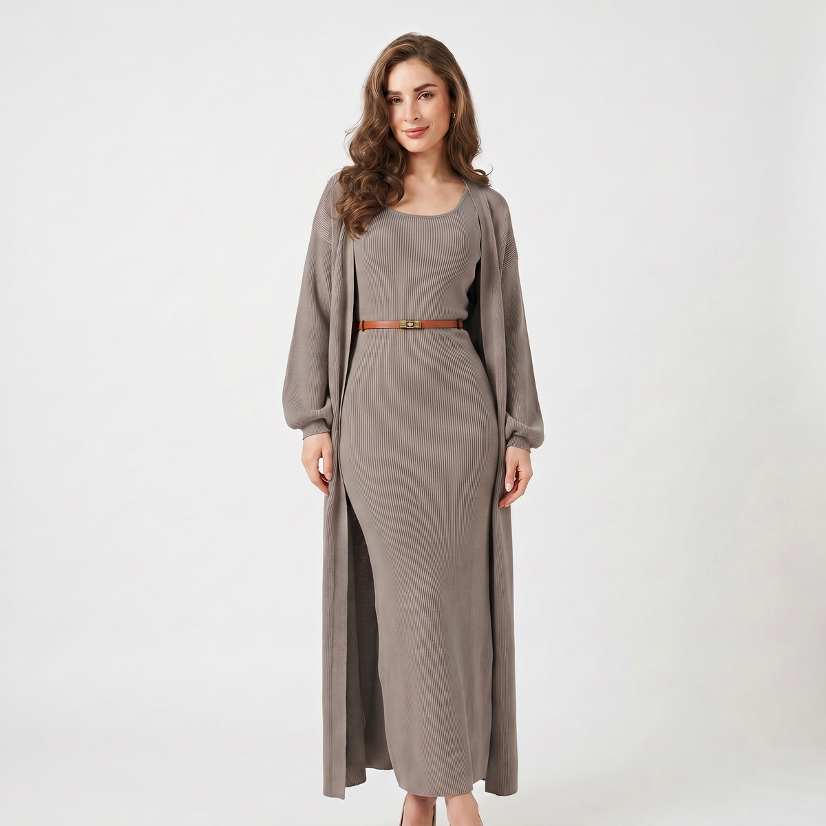 Set coordinato da donna in maglia – Abito lungo a costine e cardigan spolverino lungo