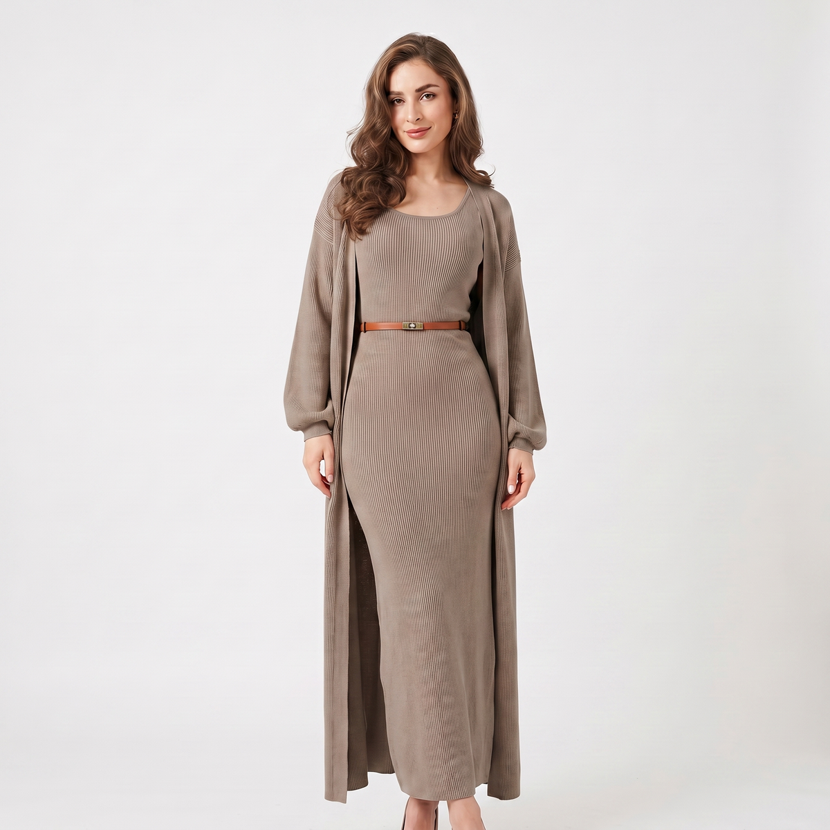 Set coordinato da donna in maglia – Abito lungo a costine e cardigan spolverino lungo