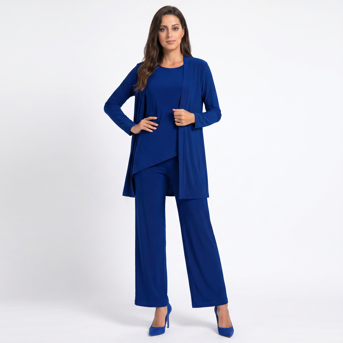 Completo da donna tre pezzi con pantaloni, cardigan lungo e pantaloni ampi eleganti ma casual
