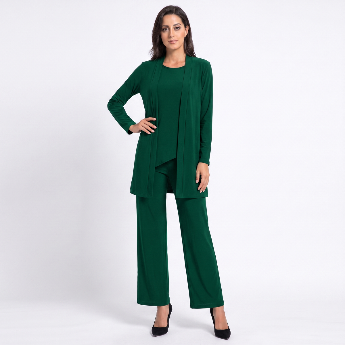 Completo da donna tre pezzi con pantaloni, cardigan lungo e pantaloni ampi eleganti ma casual
